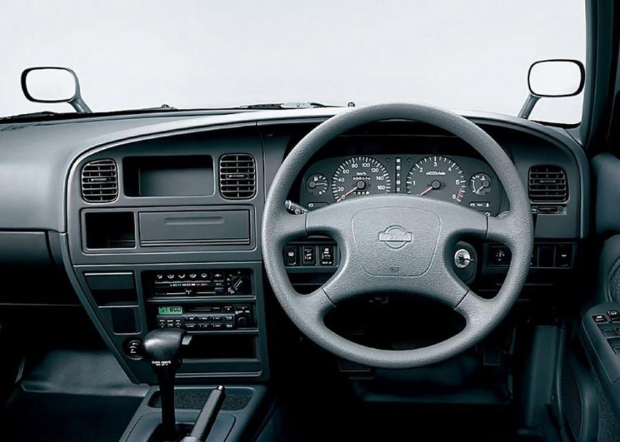  Nissan Crew 1993 года  (фото 2 из 3)